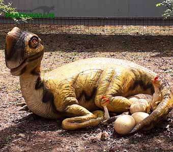 Cerflun Deinosoriaid y Goedwig